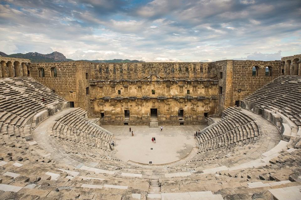 Antalya Kültür Yolu Festivali: Şehrin Yüzyıllık Mirası ve Modern Seslerle Buluşuyor 2 Antalya Kültür Yolu Festivali: Şehrin Yüzyıllık Mirası ve Modern Seslerle Buluşuyor