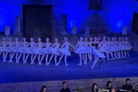 Aspendos'ta Sanat Şöleni: Rekorla Kapanış Yaşandı—Uluslararası Opera ve Bale Festivali Tarihe Geçti 2 aspendosta-sanat-soleni-rekorla-kapanis-yasandiuluslararasi-opera-ve-bale-festivali-tarihe-gecti-Ma9gYrBA.jpg