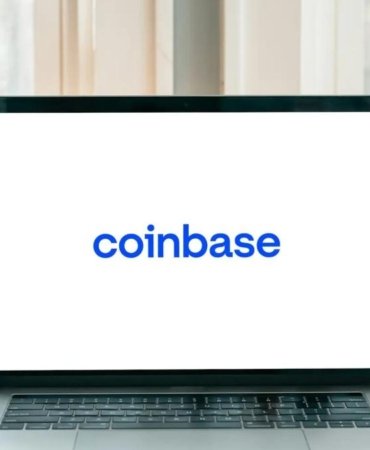 Coinbase Applies for Federal Trust Charter, Says Not Aiming to Be a Bank 4 coinbase-applies-for-federal-trust-charter-says-not-aiming-to-be-a-bank-kF4zteSu.jpg