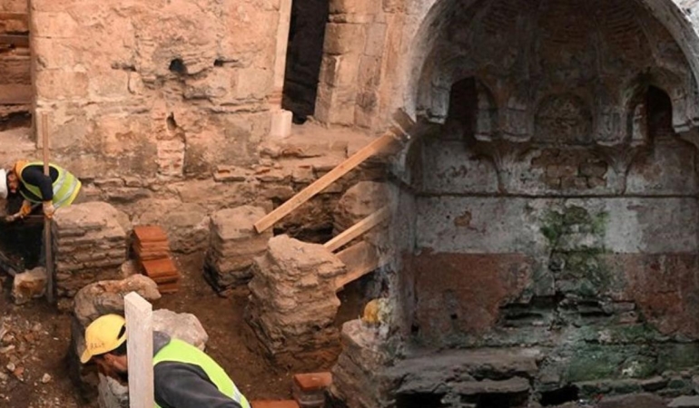 Gazi Mihal Hamamı Yeniden Doğuyor: Edirne’de Restorasyonla Tarih Parlıyor 6 gazi-mihal-hamami-yeniden-doguyor-edirnede-restorasyonla-tarih-parliyor-QDPhkE41.jpg