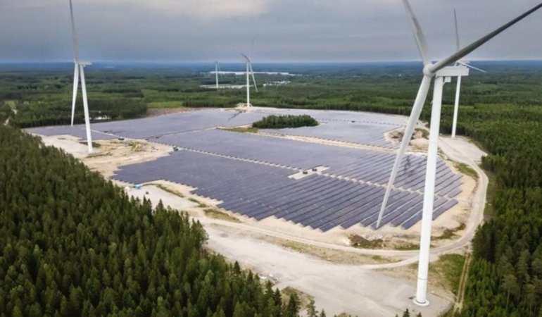 İsveç, 89 MW'lık İlk Hibrit Rüzgar ve Güneş Enerjisi Projesini Hayata Geçirdi 1 isvec-89-mwlik-ilk-hibrit-ruzgar-ve-gunes-enerjisi-projesini-hayata-gecirdi-sKJa4Zbh.jpg