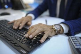 Kamu personeline 2026’da 4,9 trilyon lira ödeme yapılacak 6 kamu-personeline-2026da-49-trilyon-lira-odeme-yapilacak-zu1yndnR.jpg