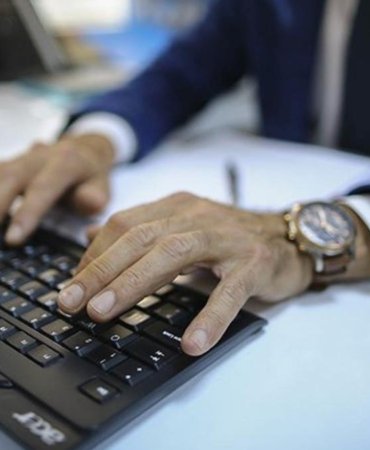 Kamu personeline 2026’da 4,9 trilyon lira ödeme yapılacak 2 kamu-personeline-2026da-49-trilyon-lira-odeme-yapilacak-zu1yndnR.jpg