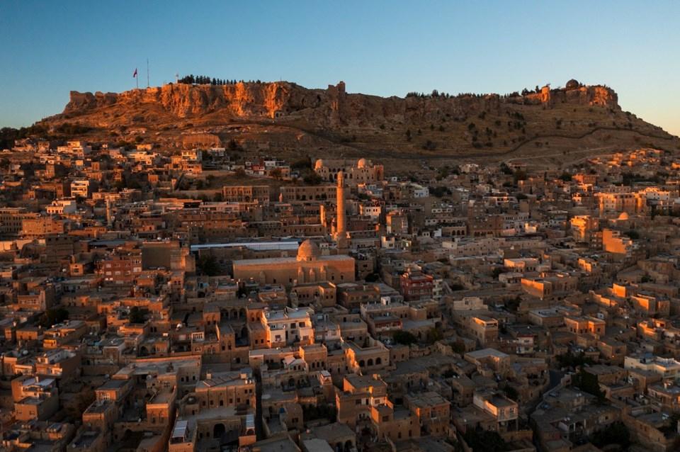 Mardin Kültür Yolu Festivali Başladı: Türkiye’nin Sanat ve Turizm Ekosistemi Yeni Bir Rekor Peşinde 4 Mardin Kültür Yolu Festivali Başladı: Türkiye’nin Sanat ve Turizm Ekosistemi Yeni Bir Rekor Peşinde