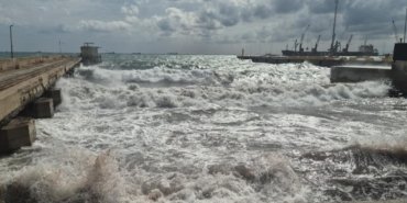marmarada-sert-poyraz-firtinasi-deniz-ulasimini-durdurdu-lGLyrBFW.jpg