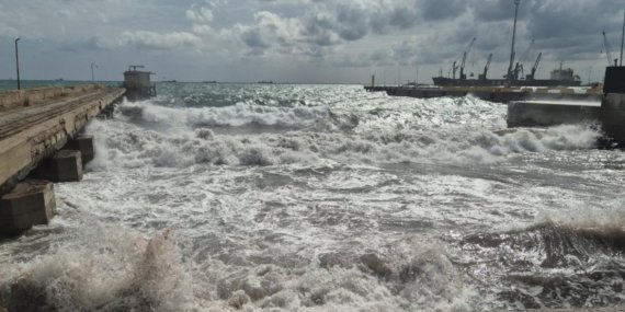 Marmara’da Sert Poyraz Fırtınası Deniz Ulaşımını Durdurdu