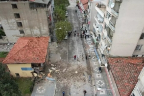 Sındırgı’da Artçı Sarsıntılar Korkuttu! Ağır Hasarlı Bina Kısmen Yıkıldı 4 sindirgida-artci-sarsintilar-korkuttu-agir-hasarli-bina-kismen-yikildi-yjOzHGVa.jpg