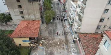 Sındırgı’da Artçı Sarsıntılar Korkuttu! Ağır Hasarlı Bina Kısmen Yıkıldı 1 sindirgida-artci-sarsintilar-korkuttu-agir-hasarli-bina-kismen-yikildi-yjOzHGVa.jpg