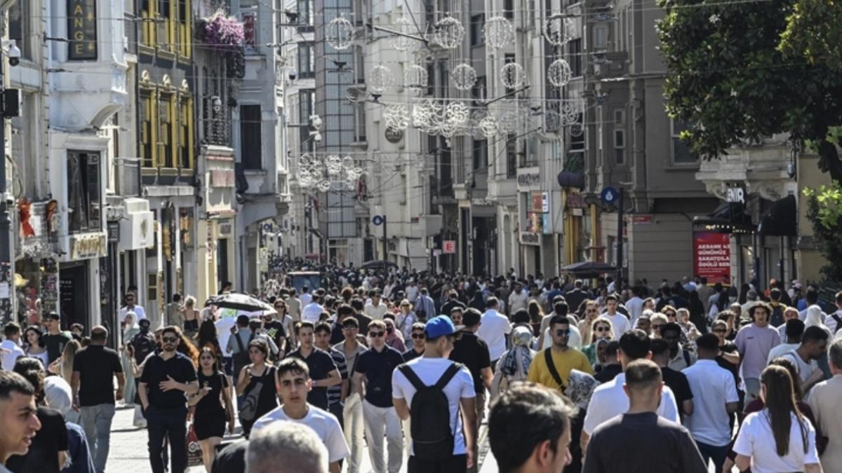 TÜİK: Türkiye’de Tüketim Harcamalarının Dörtte Biri İstanbul’da Yapıldı 2 tuik-turkiyede-tuketim-harcamalarinin-dortte-biri-istanbulda-yapildi-xGu6bIRz.jpg