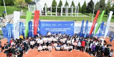 Türkiye Tenis Federasyonu’ndan Doğu ve Güneydoğu Anadolu Takım Şampiyonası Gaziantep’te Başladı 9 turkiye-tenis-federasyonundan-dogu-ve-guneydogu-anadolu-takim-sampiyonasi-gaziantepte-basladi-pwMSyvyA.jpg