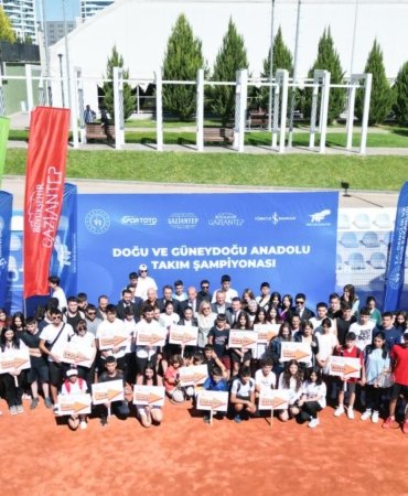 Türkiye Tenis Federasyonu’ndan Doğu ve Güneydoğu Anadolu Takım Şampiyonası Gaziantep’te Başladı 5 turkiye-tenis-federasyonundan-dogu-ve-guneydogu-anadolu-takim-sampiyonasi-gaziantepte-basladi-pwMSyvyA.jpg