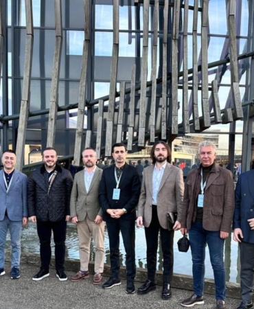 Avrupa Enerji Dönüşümünün Nabzı Münih’te Atıyor! EDSİS, Depolama Ekosisteminin Geleceğini Sahada Takip Etti 9 avrupa-enerji-donusumunun-nabzi-munihte-atiyor-edsis-depolama-ekosisteminin-gelecegini-sahada-takip-etti-HA7JRmyg.jpg