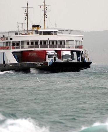 Çanakkale Boğazı’nda Fırtına Etkisi Ulaşımı Aksattı 5 canakkale-bogazinda-firtina-etkisi-ulasimi-aksatti-4HqWjlbY.jpg