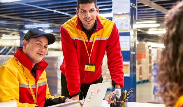 DHL Supply Chain yapay zekâ aracılarıyla operasyonlarını dönüştürüyor! HappyRobot iş birliği yeni dönemi başlatıyor 1 dhl-supply-chain-yapay-zek-aracilariyla-operasyonlarini-donusturuyor-happyrobot-is-birligi-yeni-donemi-baslatiyor-tsxNyvnW.jpg