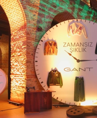 gant-sonbaharkis-2025-koleksiyonunu-the-art-of-craft-konseptiyle-tersane-istanbulda-tanitti-CQiMJxPC.jpg