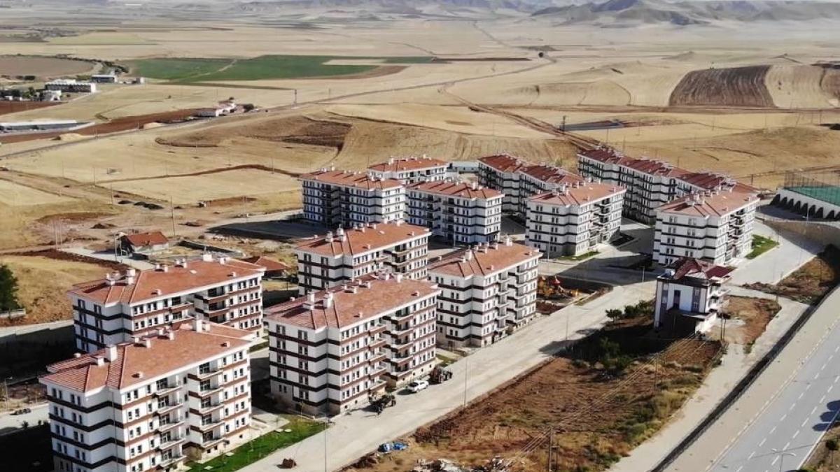 İlk Evim, İlk İş Yerim: Kırıkkale'de 581 TOKİ Konutu için Büyük Başvuru ve Kura Bilgileri 2 ilk-evim-ilk-is-yerim-kirikkalede-581-toki-konutu-icin-buyuk-basvuru-ve-kura-JjNn8ErA.jpg