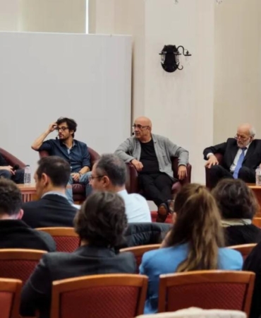 Koç Üniversitesi, “Kuantum Teknolojileri ve İnovasyonun Geleceği Zirvesi”ne Ev Sahipliği Yaptı 7 koc-universitesi-kuantum-teknolojileri-ve-inovasyonun-gelecegi-zirvesine-ev-sahipligi-yapti-QA4VqgJb.jpg