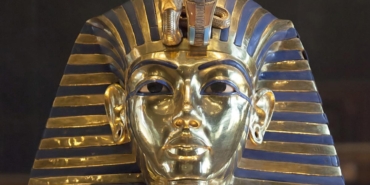 tutankhamunun-yuzunun-bulundugu-antik-kolye-kayip-kraliyet-rituellerine-isik-tuttu-yzD4Park.jpg
