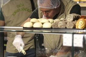 Bakan Yumaklı yıl sonuna kadar 81 ilde gıda işletmelerine kapsamlı denetim yapılacağını açıkladı 2 bakan-yumakli-yil-sonuna-kadar-81-ilde-gida-isletmelerine-kapsamli-denetim-yapilacagini-acikladi-qe1gSQQX.jpg