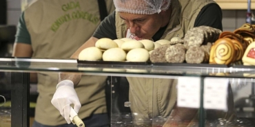 Bakan Yumaklı yıl sonuna kadar 81 ilde gıda işletmelerine kapsamlı denetim yapılacağını açıkladı 14 bakan-yumakli-yil-sonuna-kadar-81-ilde-gida-isletmelerine-kapsamli-denetim-yapilacagini-acikladi-qe1gSQQX.jpg