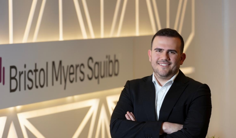 Bristol Myers Squibb Türkiye’de Strateji ve Yeni Lansmanlar Liderliği Görevine Bartu Varol Atandı 6 bristol-myers-squibb-turkiyede-strateji-ve-yeni-lansmanlar-liderligi-gorevine-bartu-varol-atandi-6fJyhWx7.jpg