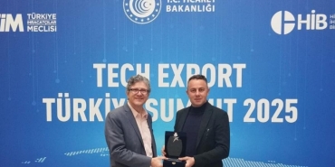 Cropto, Tech Export Türkiye Summit 2025’te aldığı ödülle kripto varlıkların ihracat ürünü olarak tanınmasında tarihi bir eşiği geçti 12 cropto-tech-export-turkiye-summit-2025te-aldigi-odulle-kripto-varliklarin-ihracat-urunu-olarak-taninmasinda-xmqcjtX7.jpg