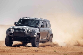 defender-dakar-rallisine-ilk-kez-hazirlaniyor-ve-bu-yolculuk-uc-bolumluk-ozel-bir-belgeselle-WcOq3Tec.jpg