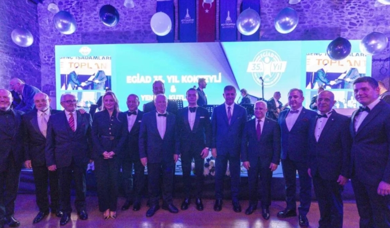EGİAD 35. yıl kutlaması İzmir’de yeni vizyon mesajlarıyla öne çıktı 1 egiad-35-yil-kutlamasi-izmirde-yeni-vizyon-mesajlariyla-one-cikti-WhSN5qHq.jpg