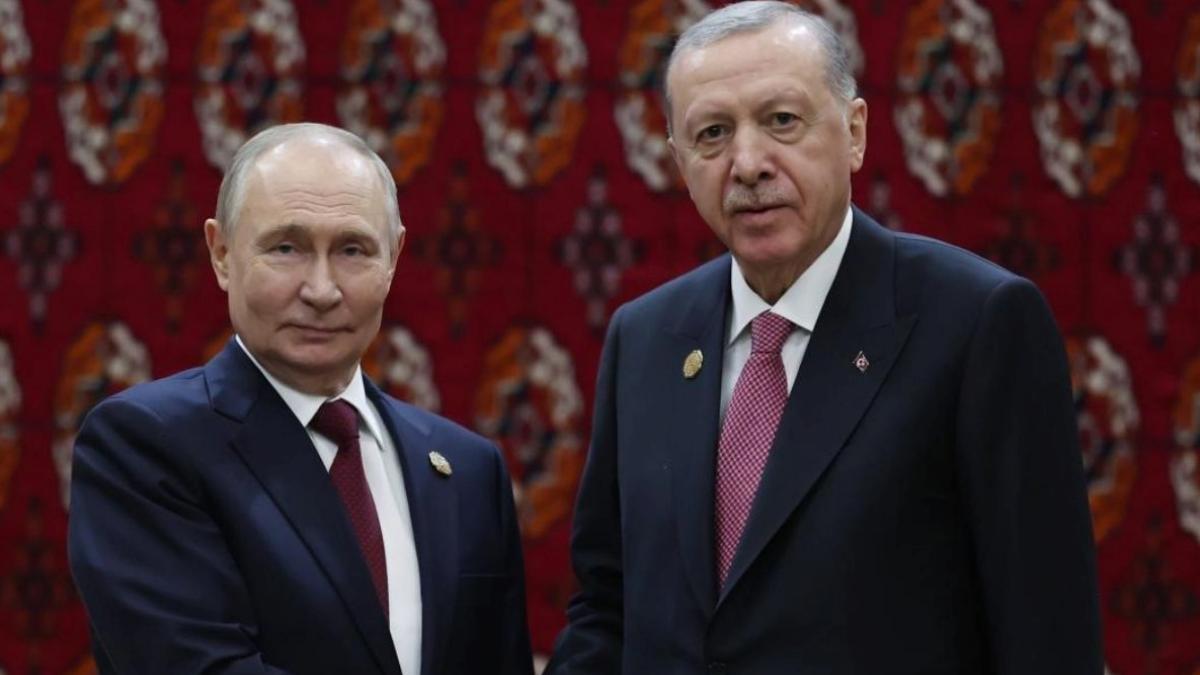 Erdoğan ile Putin Aşkabat’ta Bir Araya Geldi 2 erdogan-ile-putin-askabatta-bir-araya-geldi-lbKKTl2T.jpg