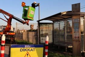 Kocaeli’de elektriği olmayan duraklar güneş enerjili aydınlatmayla modernleştiriliyor 7 kocaelide-elektrigi-olmayan-duraklar-gunes-enerjili-aydinlatmayla-modernlestiriliyor-4G1dMAIV.jpg