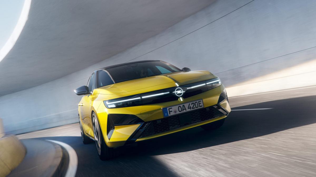Opel, yeni Astra ile C hatchback sınıfında tasarım ve teknolojiyi yeniden tanımlıyor 2 opel-yeni-astra-ile-c-hatchback-sinifinda-tasarim-ve-teknolojiyi-yeniden-tanimliyor-rrPEbRdD.jpg