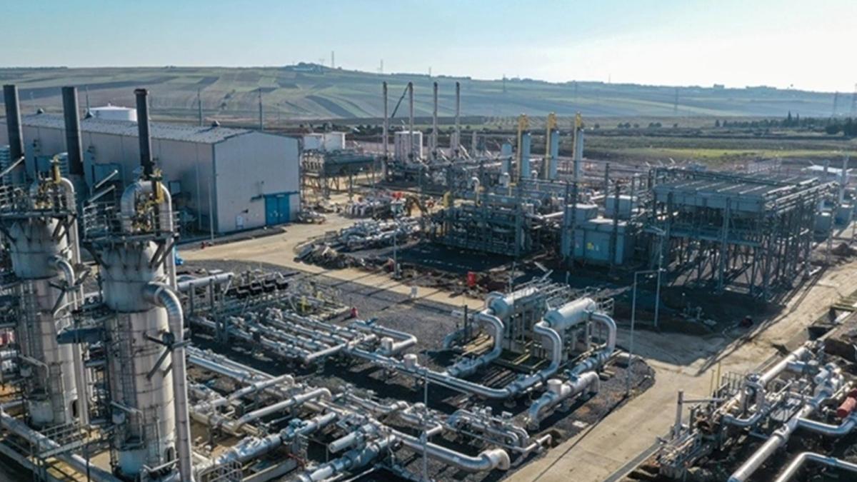 Silivri’de BOTAŞ doğal gaz depolama tesisinde yangın paniği 2 silivride-botas-dogal-gaz-depolama-tesisinde-yangin-panigi-aThx7HgK.jpg
