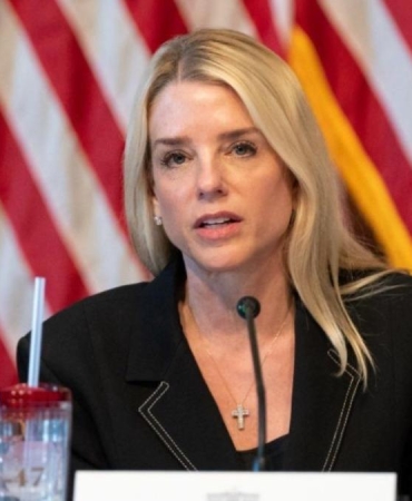 ABD’den Maduro ve eşine ağır suçlamalar! Amerikan mahkemelerinde yargılanacaklar 2 abdden-maduro-ve-esine-agir-suclamalar-amerikan-mahkemelerinde-yargilanacaklar-mPsEBIV7.jpg