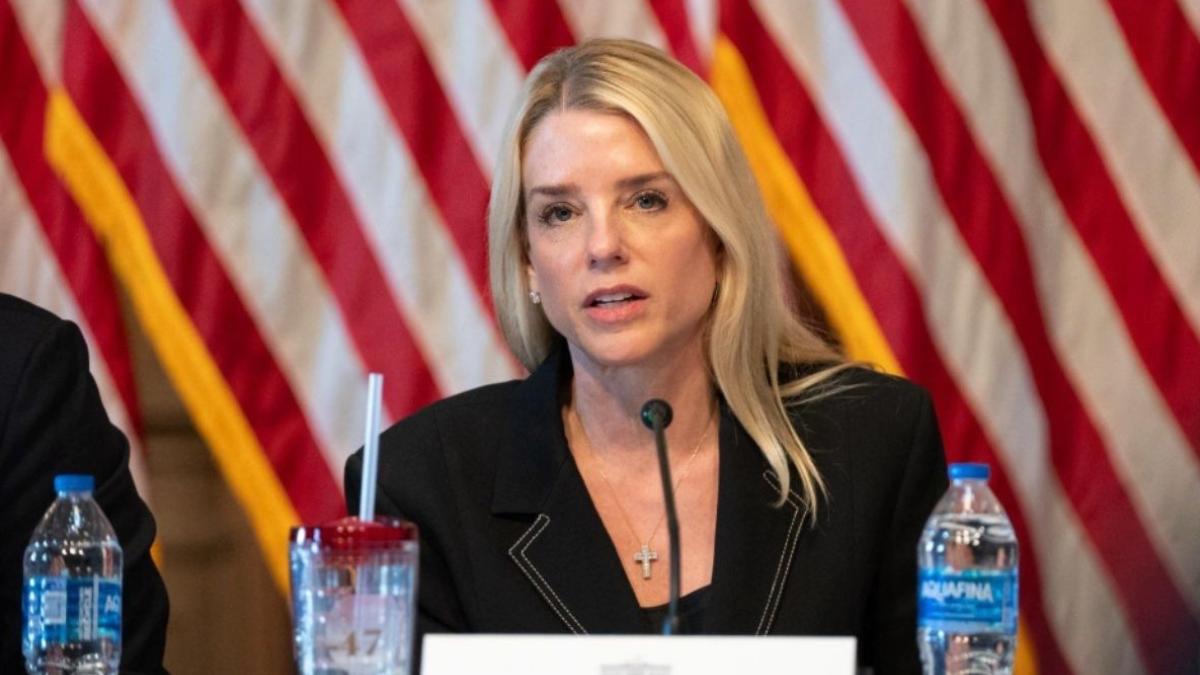 ABD’den Maduro ve eşine ağır suçlamalar! Amerikan mahkemelerinde yargılanacaklar 2 abdden-maduro-ve-esine-agir-suclamalar-amerikan-mahkemelerinde-yargilanacaklar-mPsEBIV7.jpg
