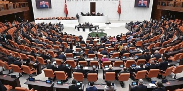 AK Parti’den emekli maaşı ve site aidatları için kritik kanun teklifi 6 ak-partiden-emekli-maasi-ve-site-aidatlari-icin-kritik-kanun-teklifi-6SiH2Ivx.jpg