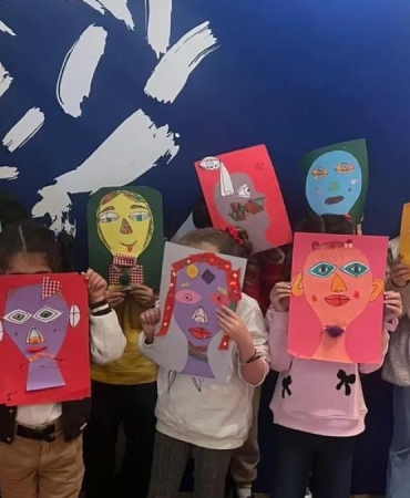 Çocuklar için ücretsiz sanat atölyeleri yaratıcılığı ve hayal gücünü buluşturuyor 8 cocuklar-icin-ucretsiz-sanat-atolyeleri-yaraticiligi-ve-hayal-gucunu-bulusturuyor-S5Z7KCUZ.jpg