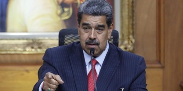 Delcy Rodriguez Maduro ve eşinin nerede olduğunu bilmediklerini açıkladı 5 delcy-rodriguez-maduro-ve-esinin-nerede-oldugunu-bilmediklerini-acikladi-LNZ6B6kV.jpg