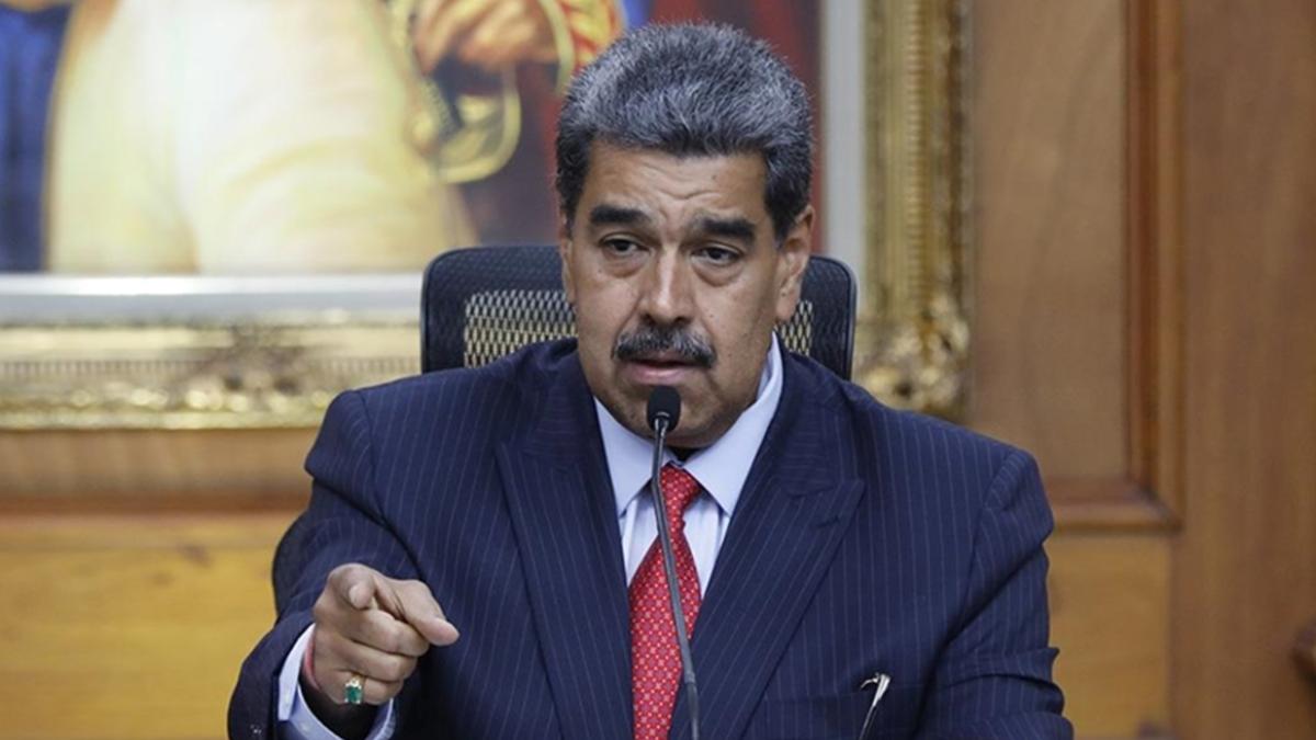 Delcy Rodriguez Maduro ve eşinin nerede olduğunu bilmediklerini açıkladı 2 delcy-rodriguez-maduro-ve-esinin-nerede-oldugunu-bilmediklerini-acikladi-LNZ6B6kV.jpg