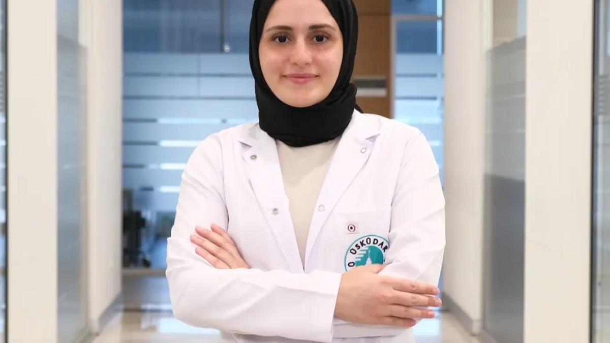 Diş beyazlatma sanıldığı kadar zararlı mı? Uzman isim doğru bilinen yanlışları anlattı 2 dis-beyazlatma-sanildigi-kadar-zararli-mi-uzman-isim-dogru-bilinen-yanlislari-anlatti-uCCsb4te.jpg