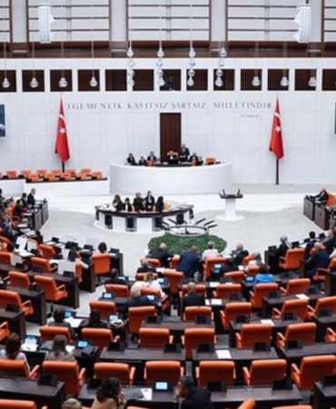 Fahiş Aidatlara Fren Geliyor mu? Meclis’te Yeni Teklifin Kritik Maddeleri 5 fahis-aidatlara-fren-geliyor-mu-mecliste-yeni-teklifin-kritik-maddeleri-Ad4OReAY.jpg