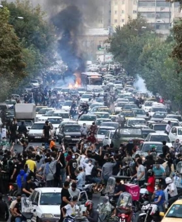iranda-ekonomik-kriz-protestolari-buyuyor-nOBRTm8l.jpg