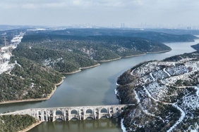 Kar yağışı barajlara sınırlı nefes aldırdı! İstanbul’da doluluk oranı yüzde 18,71’e çıktı 3 kar-yagisi-barajlara-sinirli-nefes-aldirdi-istanbulda-doluluk-orani-yuzde-1871e-cikti-U59qjD7O.jpg