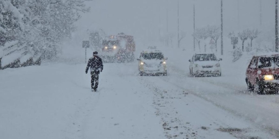 Karadeniz’den gelen soğuk hava etkisini artırdı, Kangal eksi 24,3 dereceyi gördü
