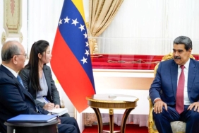 Maduro’nun son diplomatik teması Çin heyetiyle oldu 2 maduronun-son-diplomatik-temasi-cin-heyetiyle-oldu-cYra2tkr.jpg