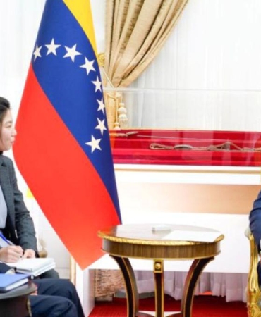 Maduro’nun son diplomatik teması Çin heyetiyle oldu 3 maduronun-son-diplomatik-temasi-cin-heyetiyle-oldu-cYra2tkr.jpg