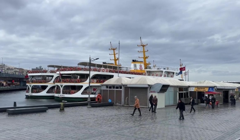 olumsuz-hava-kosullari-nedeniyle-istanbulda-tum-vapur-seferleri-durduruldu-sFq4O6Zd.jpg