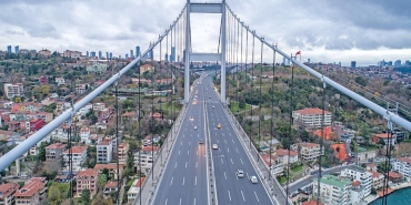otoyol-ve-koprulerden-gecen-arac-sayisi-2025te-11-milyari-asti-OC8AZjGq.jpg