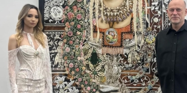 Tosyalı’dan çağdaş sanata güçlü destek! Lal Batman’ın “The Grand Excess” sergisine kitap sponsorluğu 12 tosyalidan-cagdas-sanata-guclu-destek-lal-batmanin-the-grand-excess-sergisine-kitap-sponsorlugu-ClFVicSC.jpg