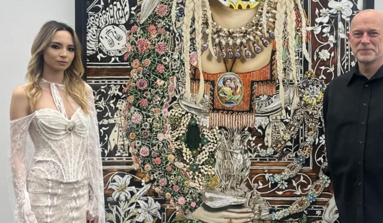Tosyalı’dan çağdaş sanata güçlü destek! Lal Batman’ın “The Grand Excess” sergisine kitap sponsorluğu 6 tosyalidan-cagdas-sanata-guclu-destek-lal-batmanin-the-grand-excess-sergisine-kitap-sponsorlugu-ClFVicSC.jpg