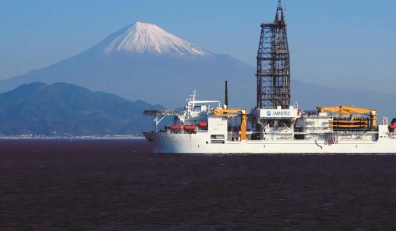 2011-japonya-depremini-bu-kadar-yikici-yapan-gizli-detay-okyanusun-dibinde-ortaya-cikti-9LtaxP3T.jpg